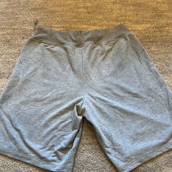 Med (8-10) Athletic Works Shorts Gray. - Picture 2 of 2